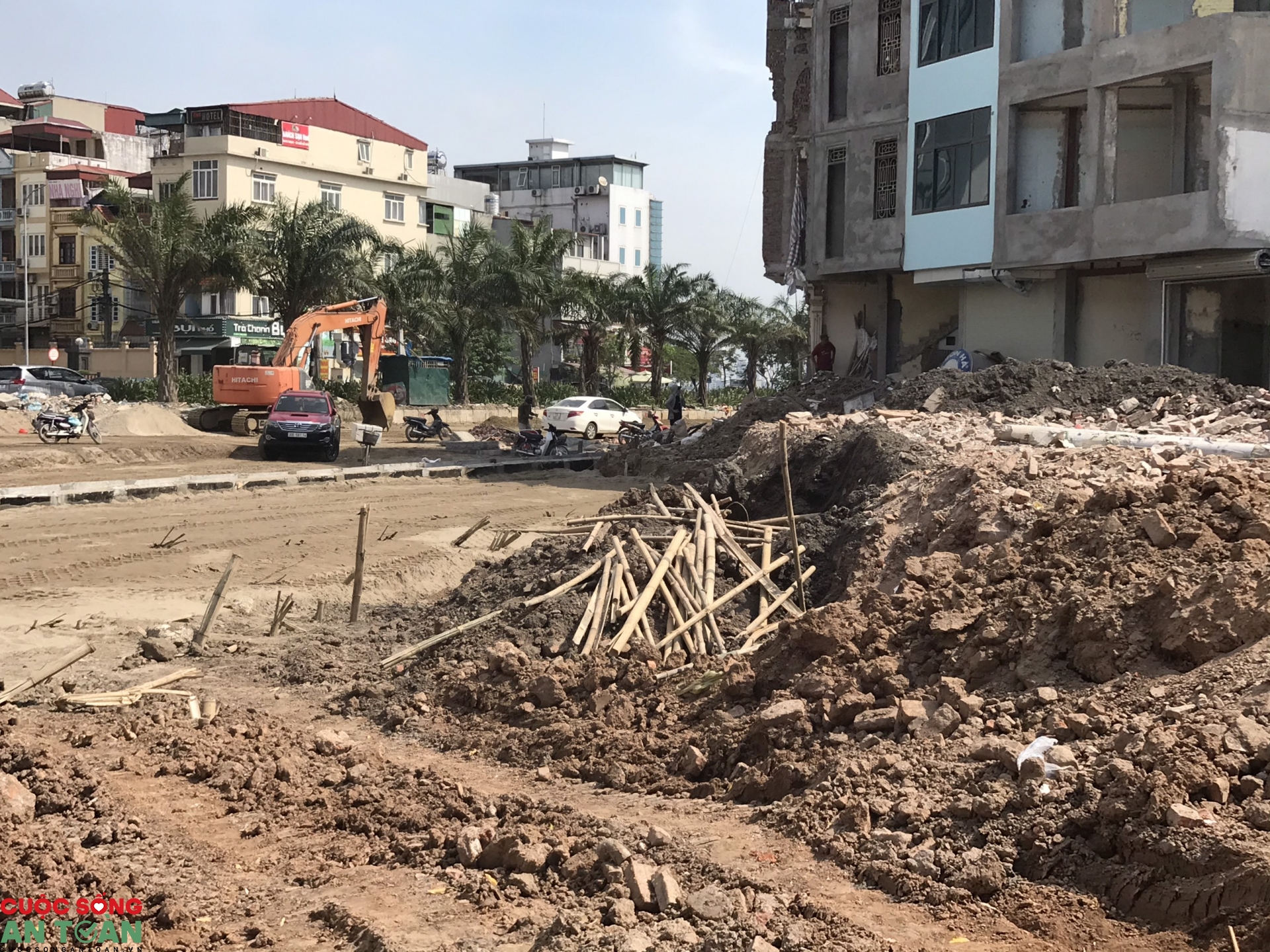 Cảnh tượng nhếch nhác trên con đường đẹp nhất thủ đô canh tuong nhech nhac tren con duong dep nhat thu do