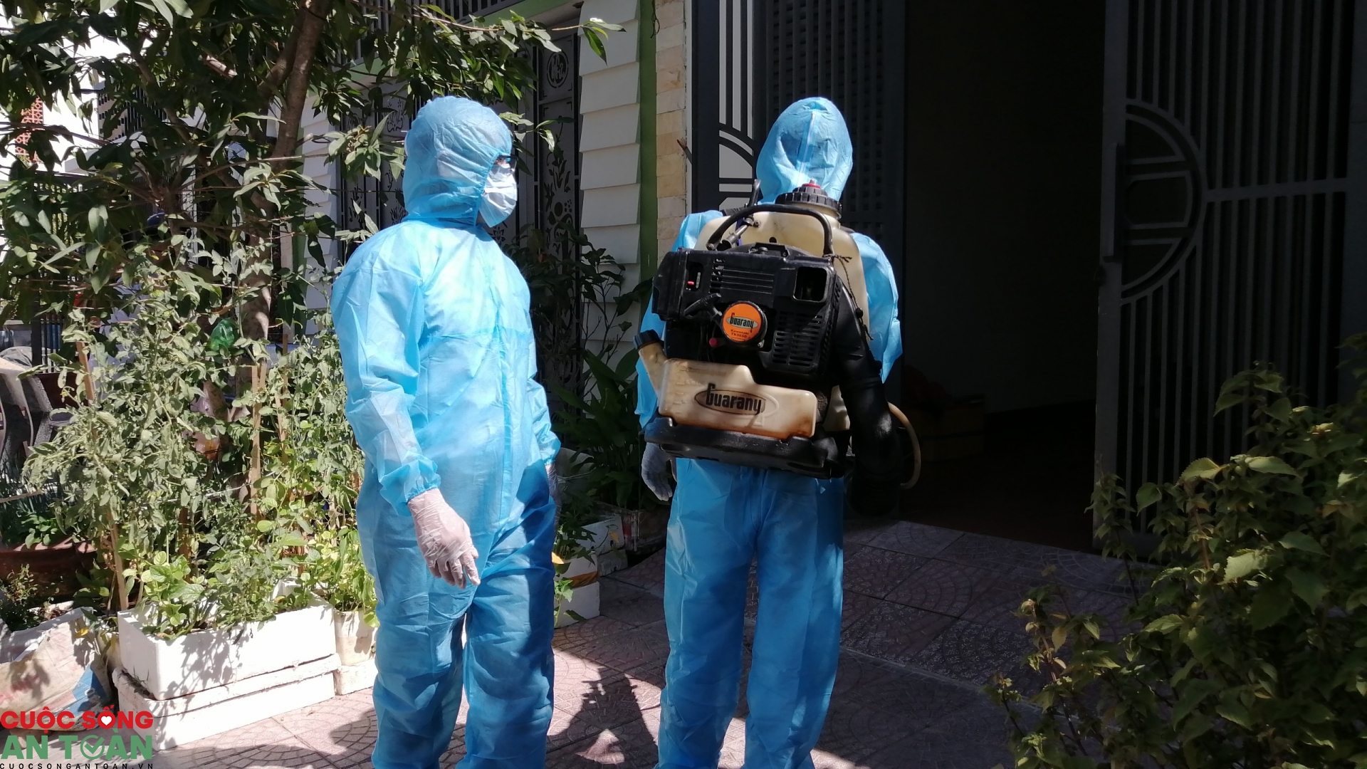 da nang tien hanh phun khu khuan xung quanh khu vu c nha benh nhan nghi nhiem covid 19
