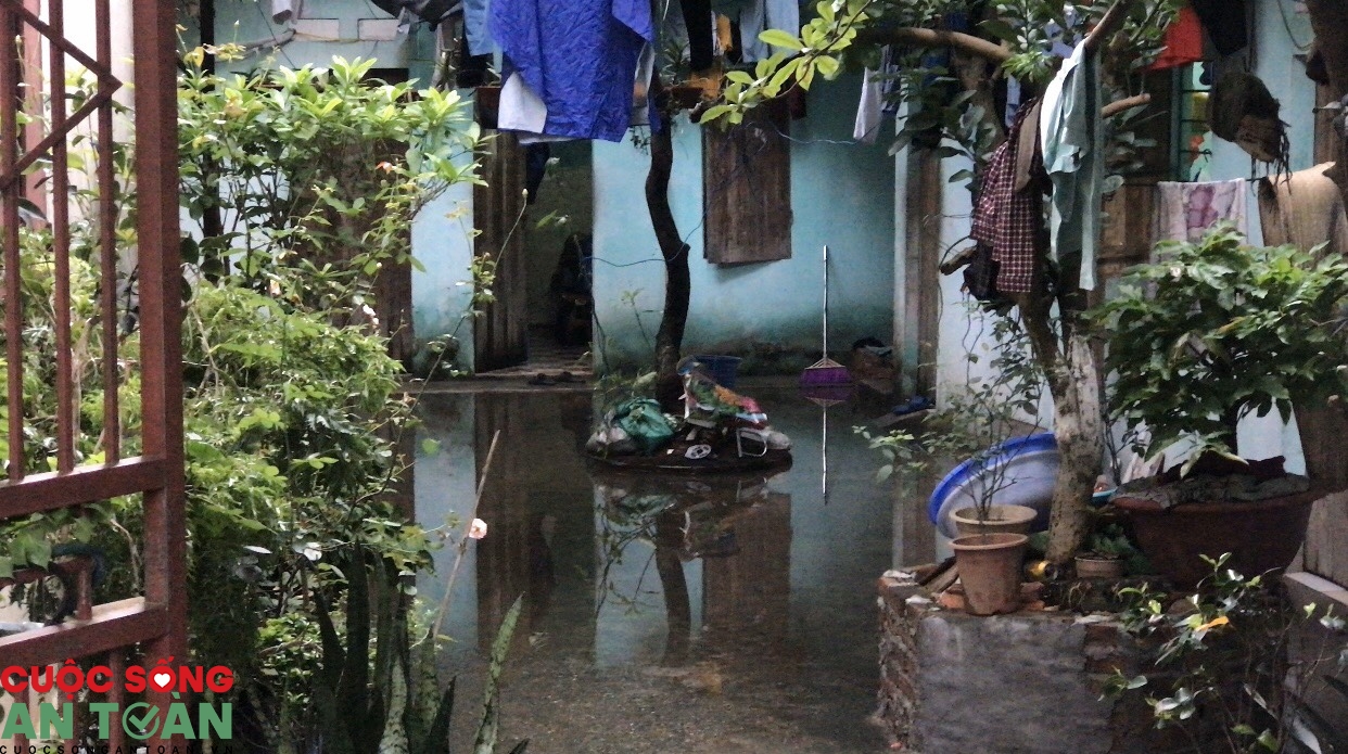 Nỗi ám ảnh của công nhân KCN Bắc Thăng Long sau mỗi trận ngập 5037 z2032526686509 a86048560509e84b3cf9f4a663ae56e7