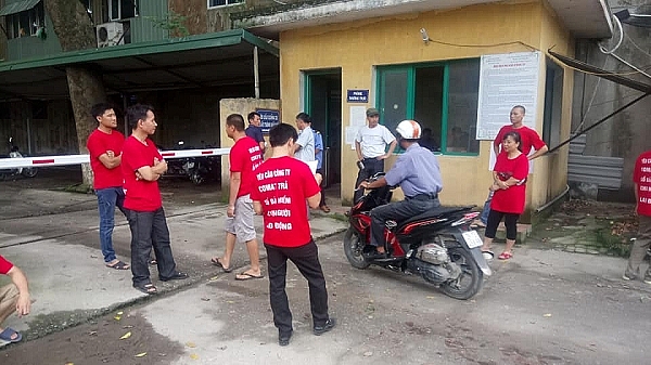 hon 100 cong nhan coma7 bi no luong va treo bao hiem xa hoi