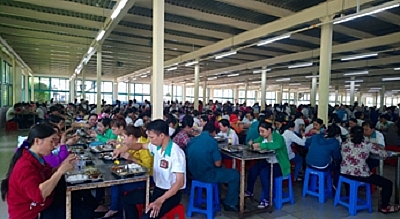 cong doan cac kcn vinh long nghi quyet 7c giup cai thien bua an ca cho nguoi lao dong