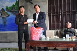 cdcs cong ty tnhh sx tm gia khang phoi hop cham lo tet cho doan vien cnld