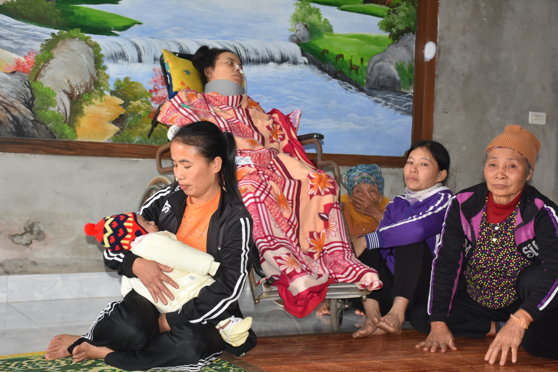 Gia đình nữ công nhân lao động bị tai biến sau sinh nhận được 76 triệu đồng tiền ủng hộ gia dinh nu cong nhan lao dong bi tai bien sau sinh nhan duoc 76 trieu dong tien ung ho