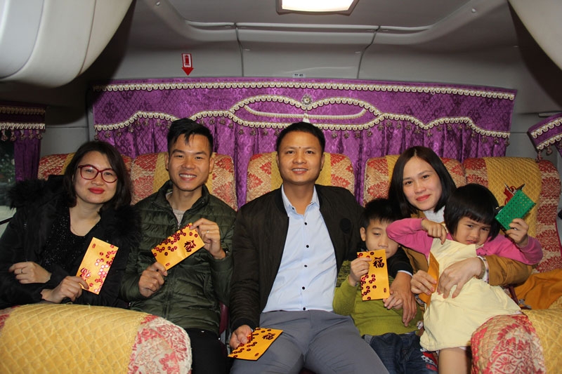 Tập đoàn Than - Khoáng sản VN: Bố trí 160 ô tô đưa 7.200 công nhân về quê đón Tết tap doan than khoang san vn bo tri 160 o to dua 7200 cong nhan ve que don tet