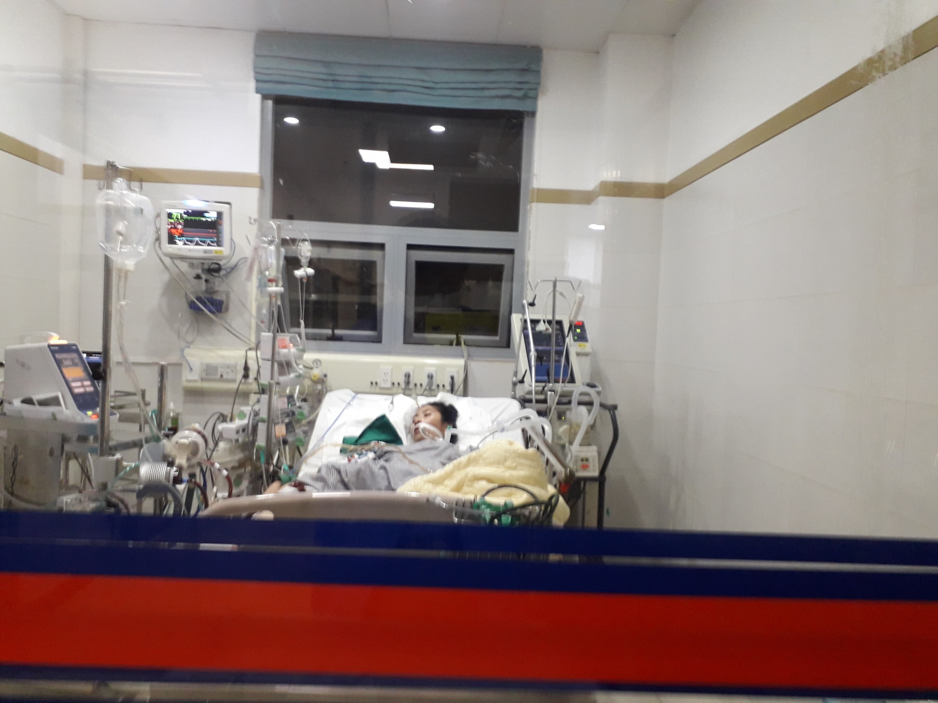 nu cong nhan don than va nhung ngay cho con buoc qua ai tu than