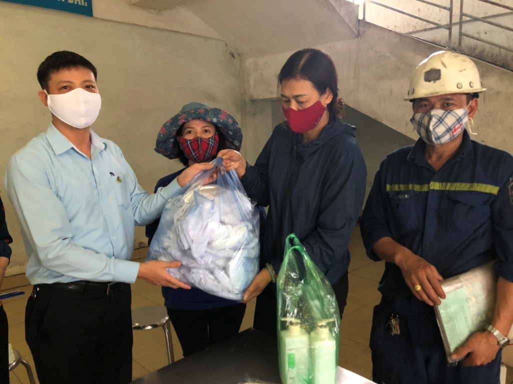 Công đoàn các doanh nghiệp than tiếp tục đồng hành cùng chuyên môn phòng, chống dịch cong doan cac doanh nghiep than tiep tuc dong hanh cung chuyen mon phong chong dich