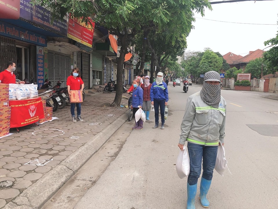 hoat dong cong dong phao cuu sinh giup nguoi yeu the vuot qua kho khan