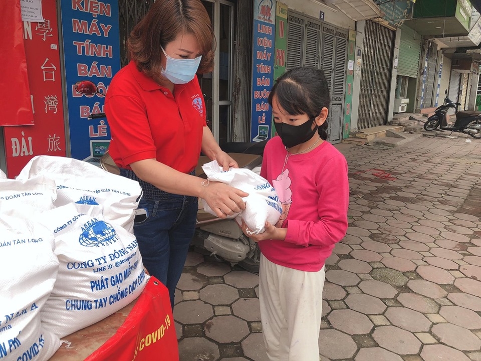 hoat dong cong dong phao cuu sinh giup nguoi yeu the vuot qua kho khan