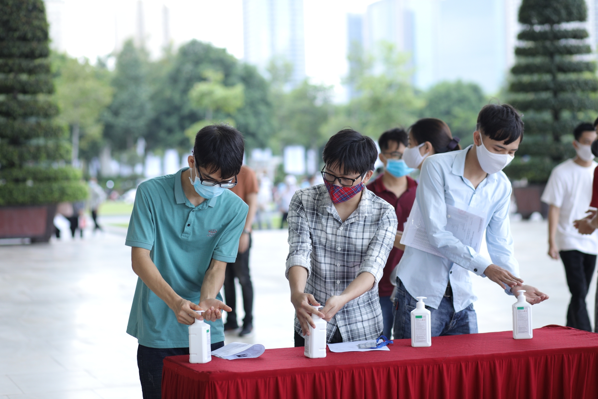 Người lao động hồ hởi trước “cánh cửa” việc làm tại Samsung nguoi lao dong ho hoi truoc canh cua viec lam tai samsung