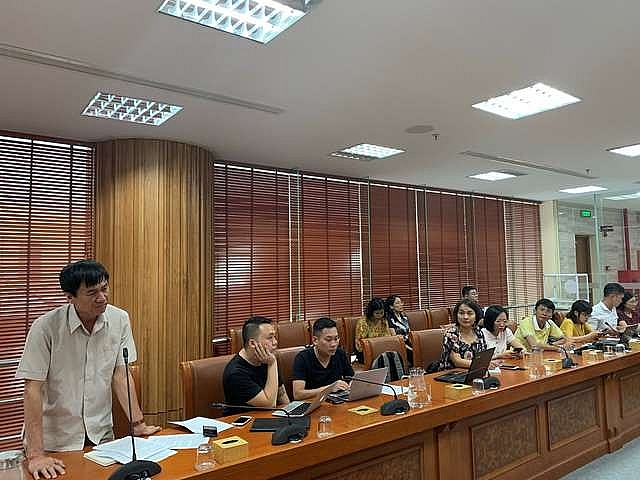 khong dat ganh nang tang truong kinh te len vai nguoi lao dong