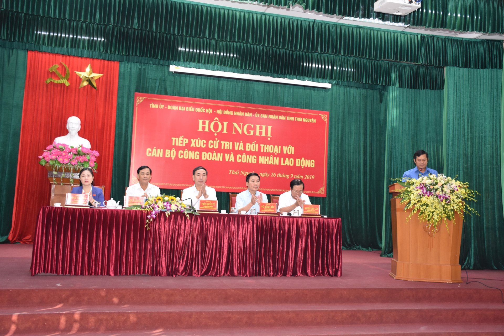 Đoàn Đại biểu Quốc hội tỉnh Thái Nguyên đối thoại với cán bộ công đoàn, người lao động doan dai bieu quoc hoi tinh thai nguyen doi thoai voi can bo cong doan nguoi lao dong