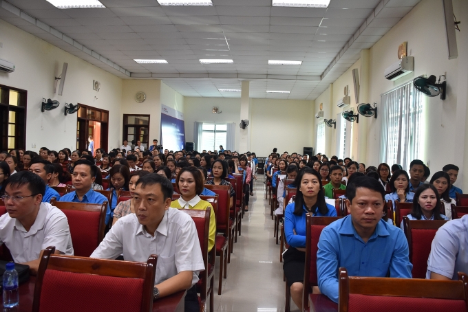 Đoàn Đại biểu Quốc hội tỉnh Thái Nguyên đối thoại với cán bộ công đoàn, người lao động doan dai bieu quoc hoi tinh thai nguyen doi thoai voi can bo cong doan nguoi lao dong