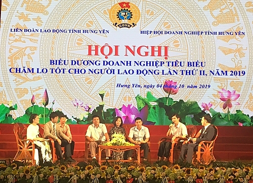 Biểu dương 90 doanh nghiệp tiêu biểu chăm lo tốt người lao động bieu duong 90 doanh nghiep tieu bieu cham lo tot nguoi lao dong