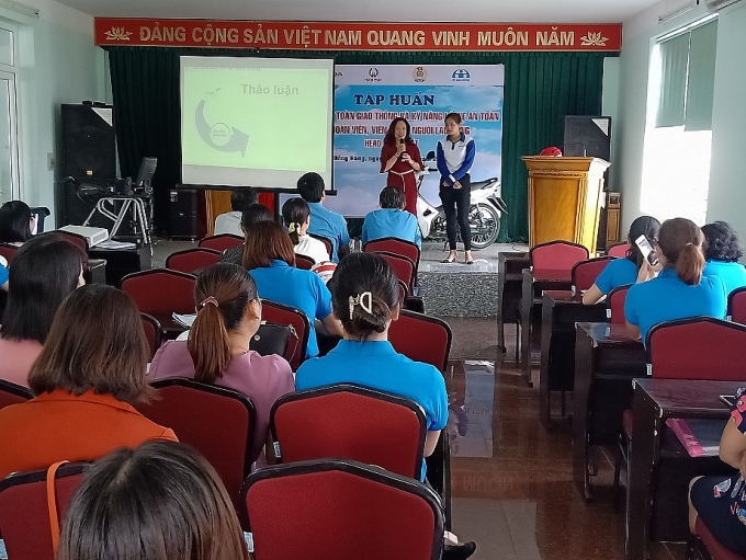 Tổ chức tập huấn An toàn giao thông và kỹ năng lái xe an toàn to chuc tap huan an toan giao thong va ky nang lai xe an toan trong cnvcld quan