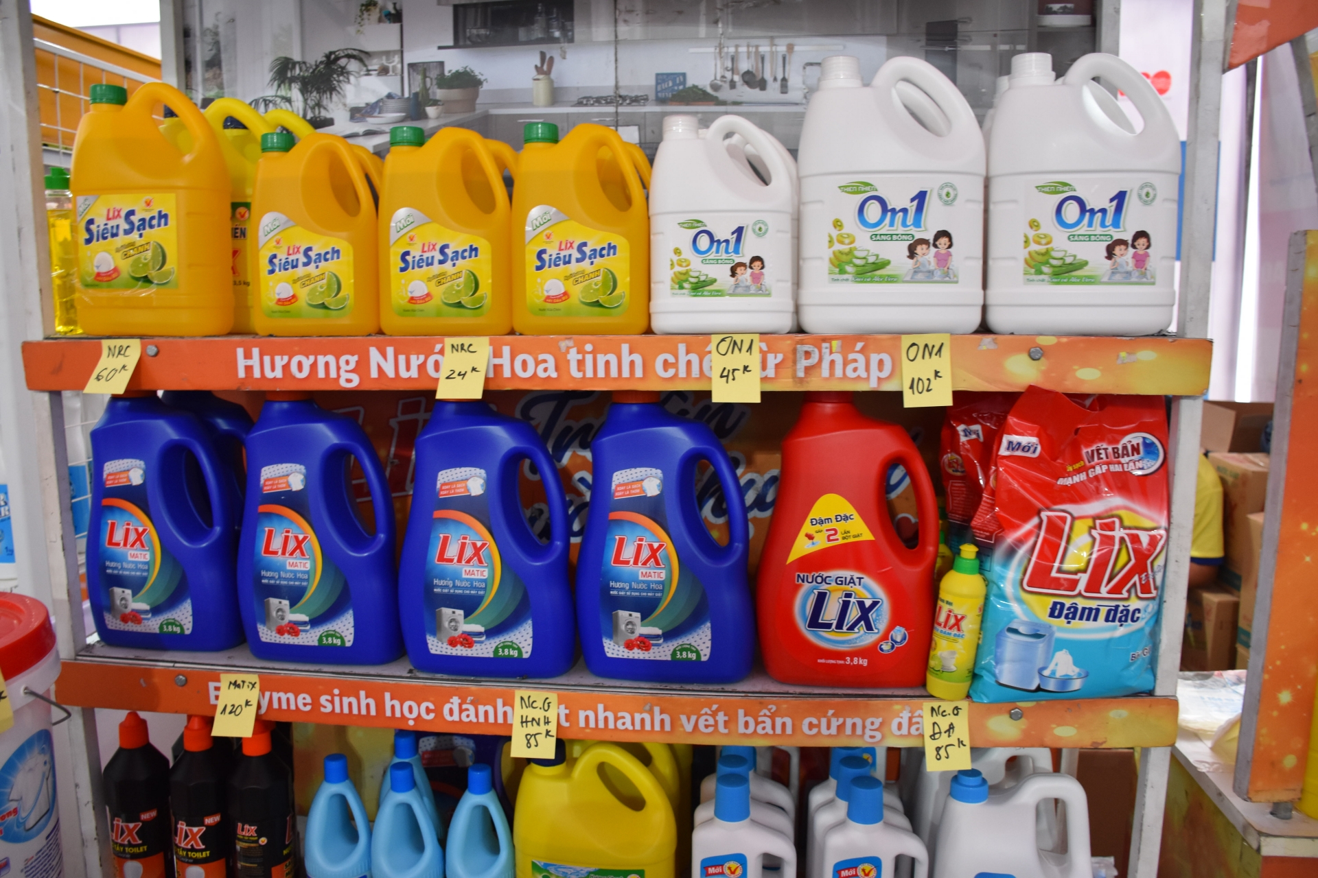 Công nhân lao động Thanh Hóa nô nức tham gia Ngày hội Công nhân - Phiên chợ nghĩa tình cong nhan lao dong thanh hoa no nuc tham gia ngay hoi cong nhan phien cho nghia tinh