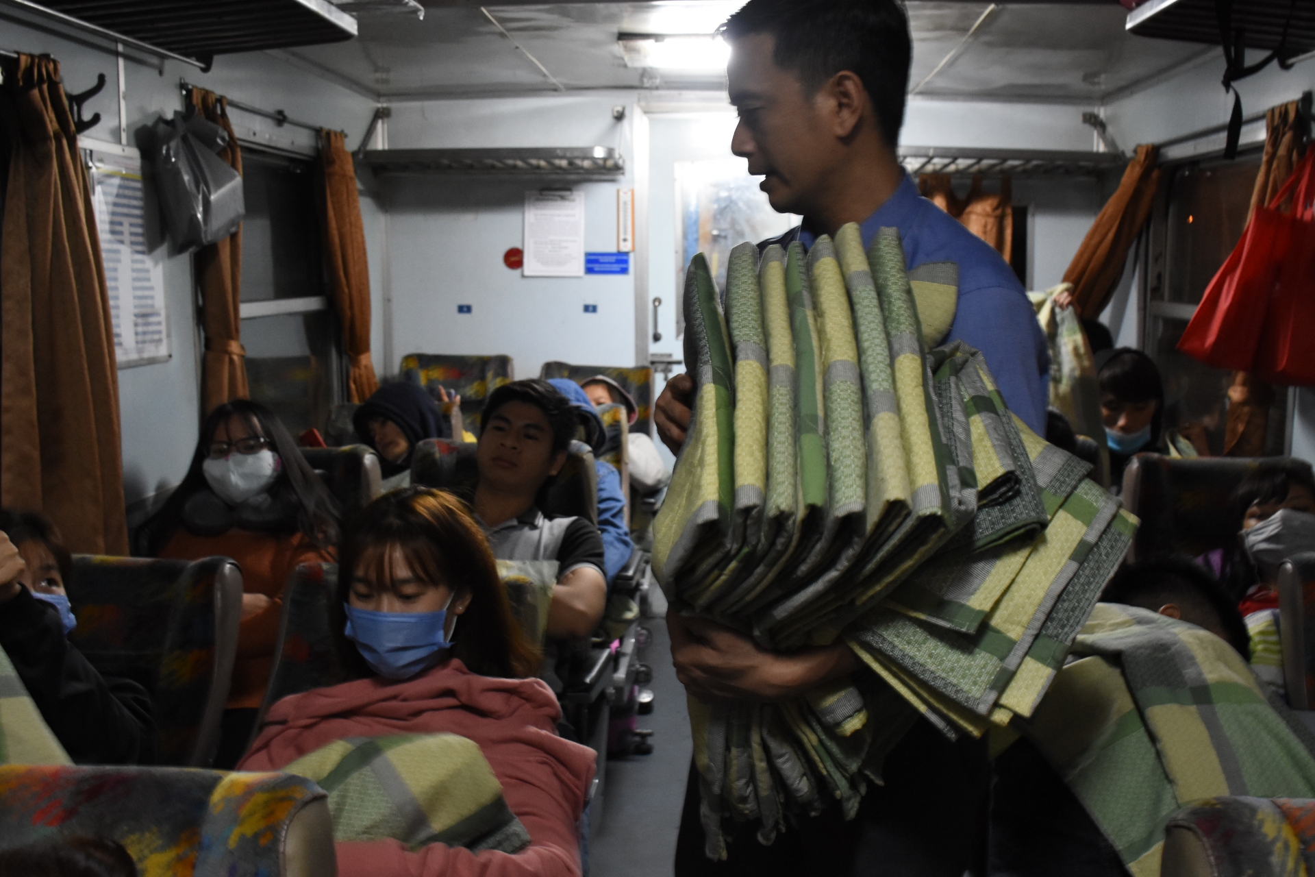 Có một chuyến tàu mang tên đoàn viên co mot chuyen tau mang ten doan vien