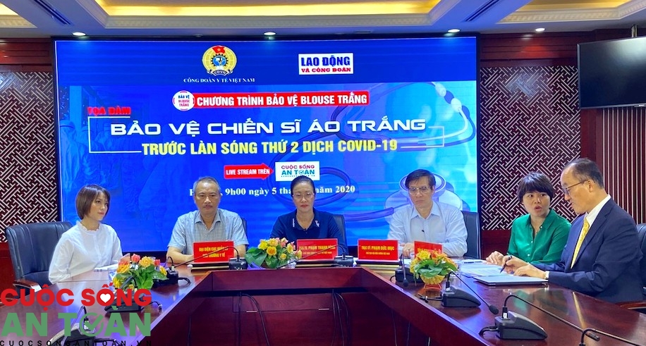 toa dam bao ve chien si ao trang truoc lan song thu 2 dich covid 19