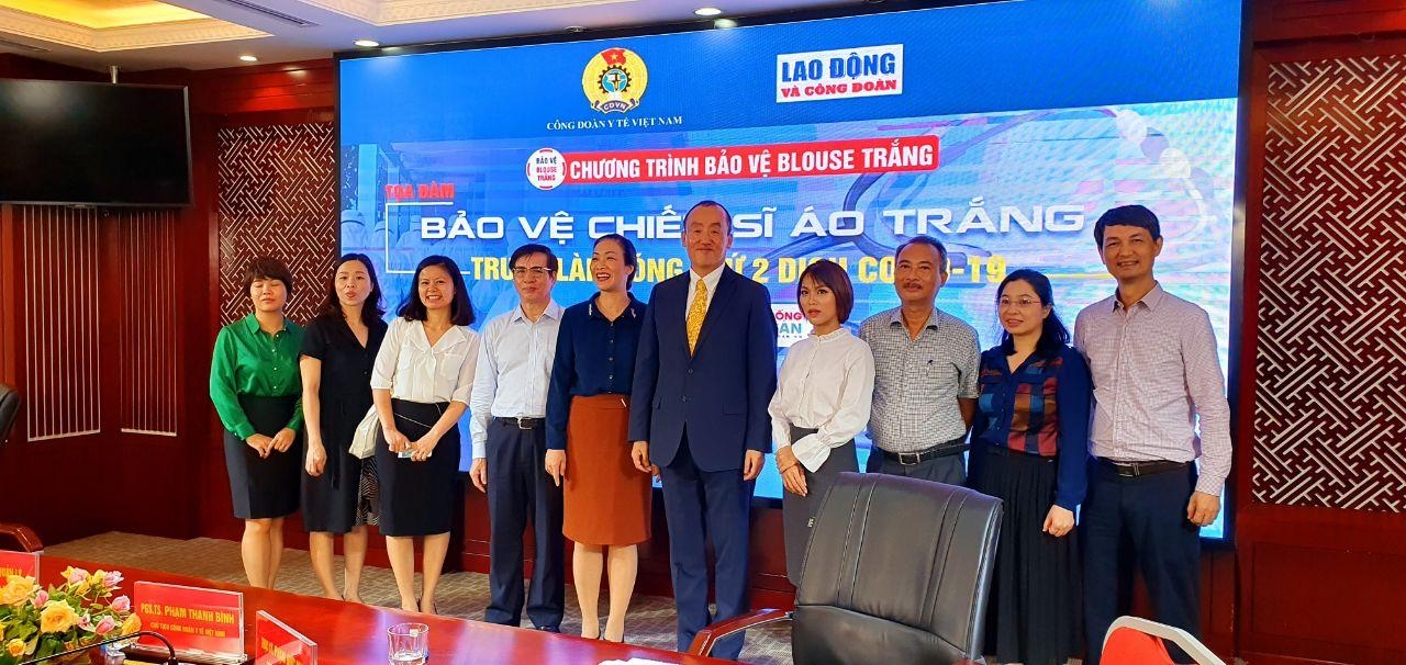 toa dam bao ve chien si ao trang truoc lan song thu 2 dich covid 19