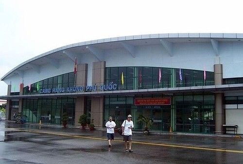 Tạm dừng khai thác nhiều chuyến bay, hàng nghìn khách bị trễ chuyến