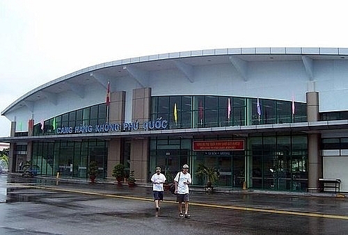 Tạm dừng khai thác nhiều chuyến bay, hàng nghìn khách bị trễ chuyến tam dung khai thac nhieu chuyen bay hang nghin khach bi tre chuyen