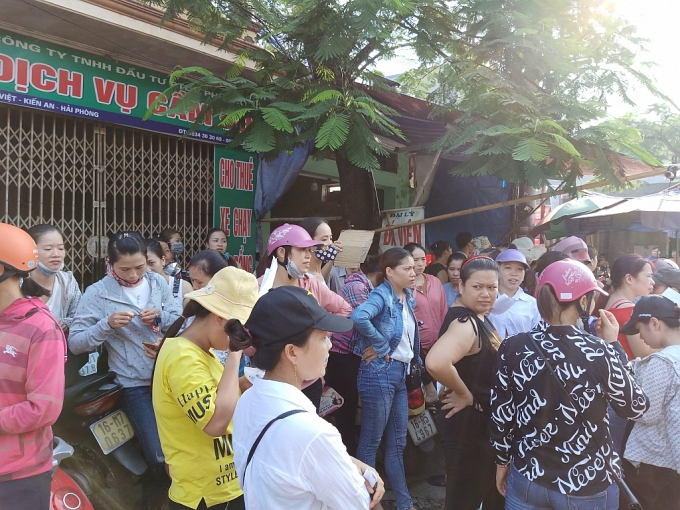 hinh anh cong nhan kaiyang ngoi va vat mon moi cho giai quyet che do lao dong