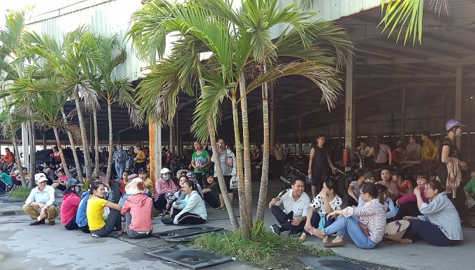 hinh anh cong nhan kaiyang ngoi va vat mon moi cho giai quyet che do lao dong