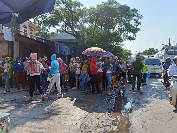 hinh anh cong nhan kaiyang ngoi va vat mon moi cho giai quyet che do lao dong