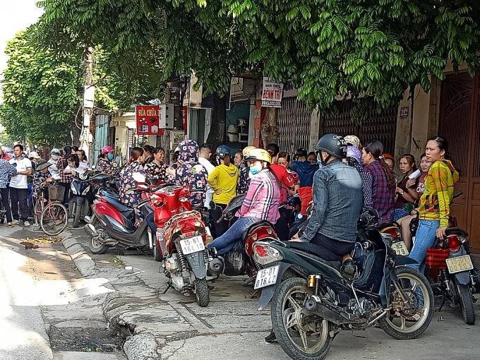 hinh anh cong nhan kaiyang ngoi va vat mon moi cho giai quyet che do lao dong