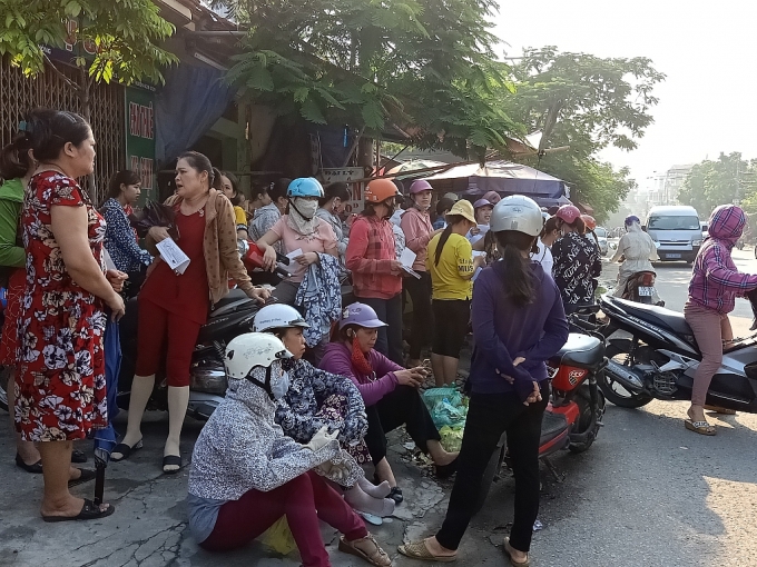 hinh anh cong nhan kaiyang ngoi va vat mon moi cho giai quyet che do lao dong