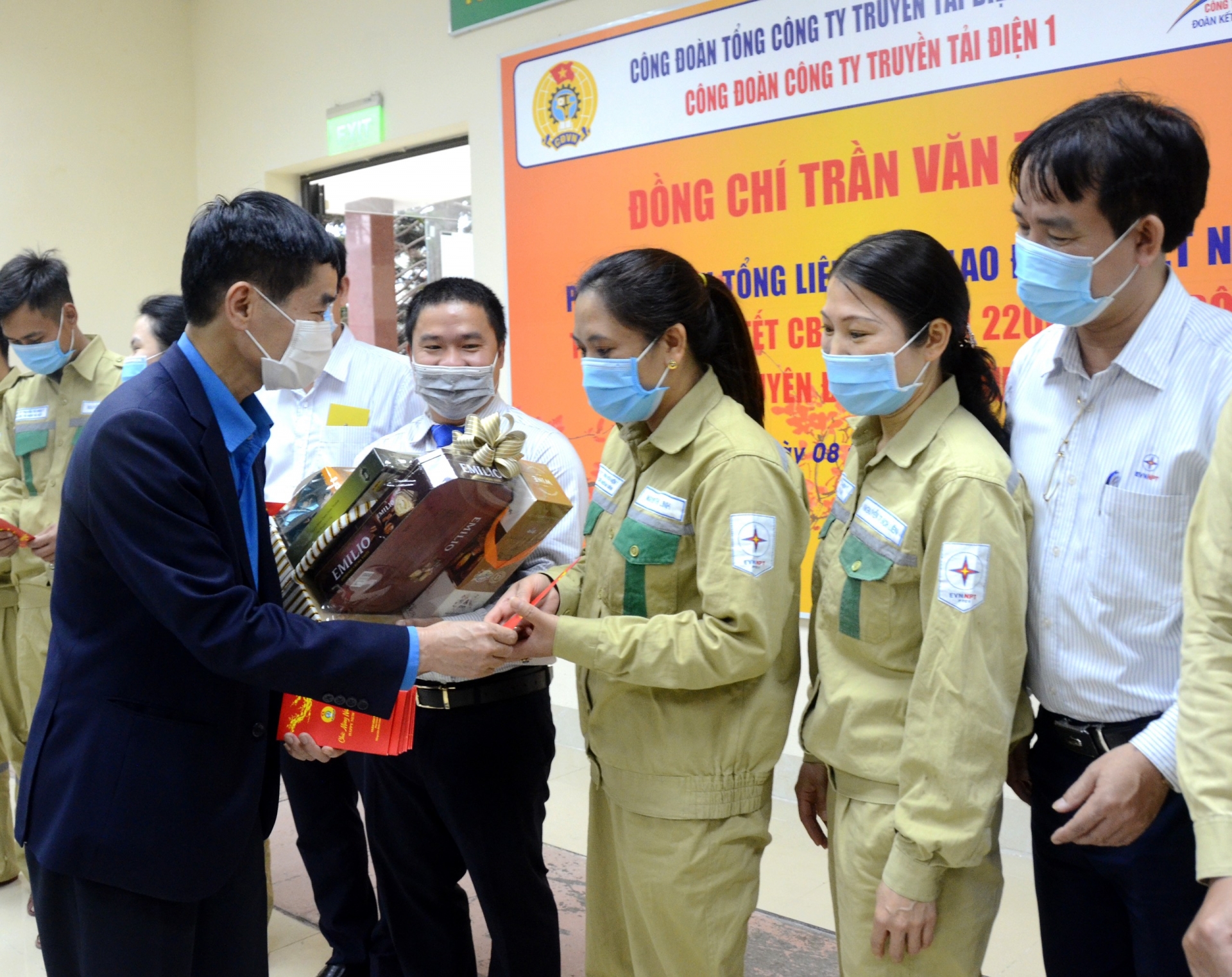 Chủ động phòng dịch cho người lao động, đảm bảo vận hành hệ thống điện Chủ động phòng dịch cho người lao động, đảm bảo vận hành hệ thống điện