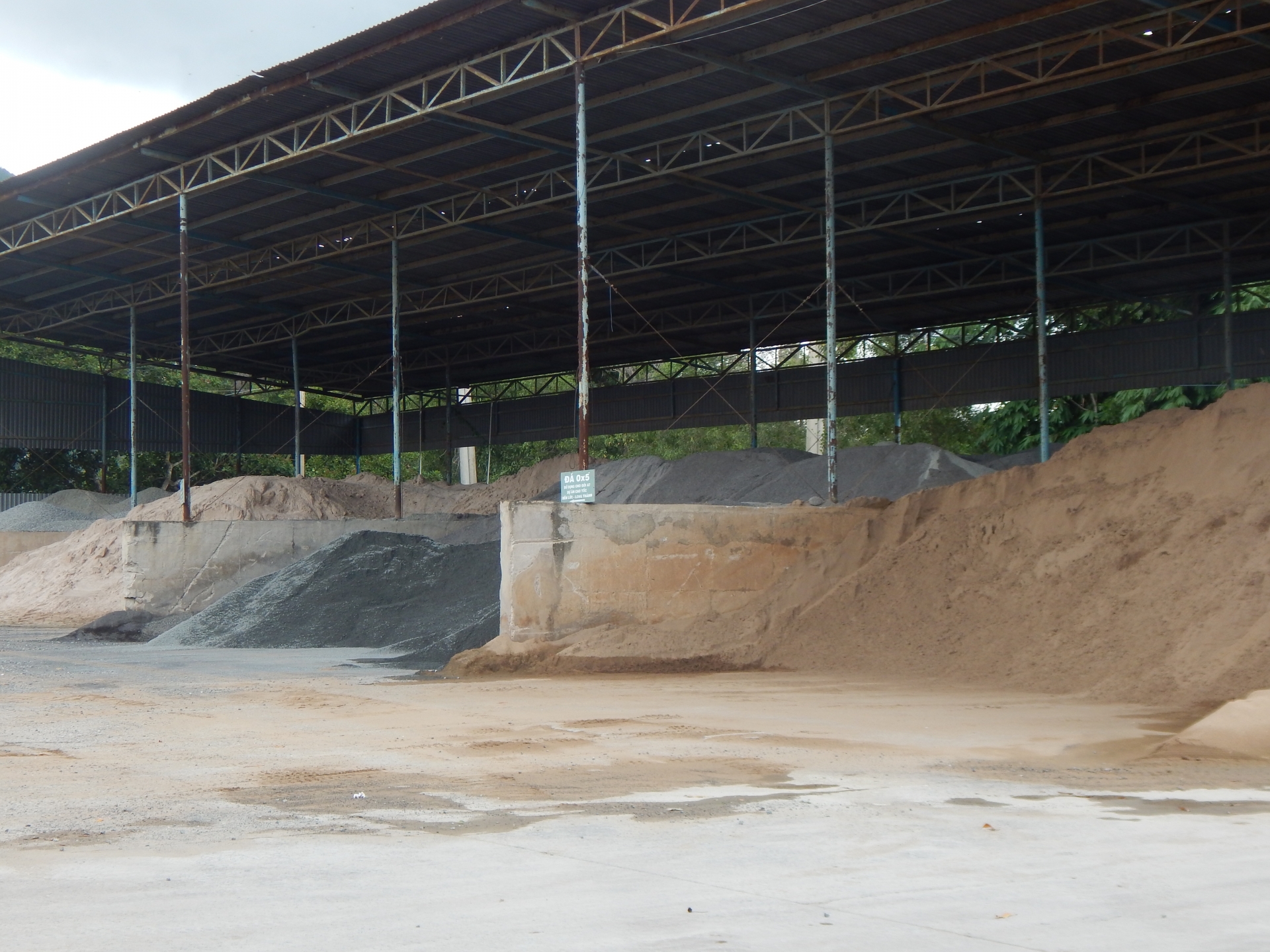 Sản xuất vật liệu xây dựng cần lưu ý bảo hộ để tránh bệnh hô hấp nghề nghiệp