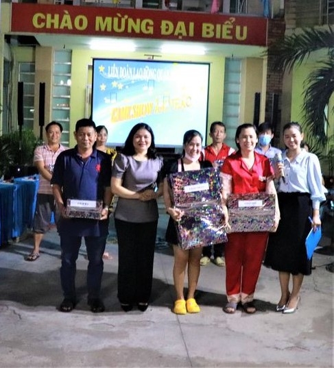 Nhân lên không khí phấn khởi của ngày hội toàn dân