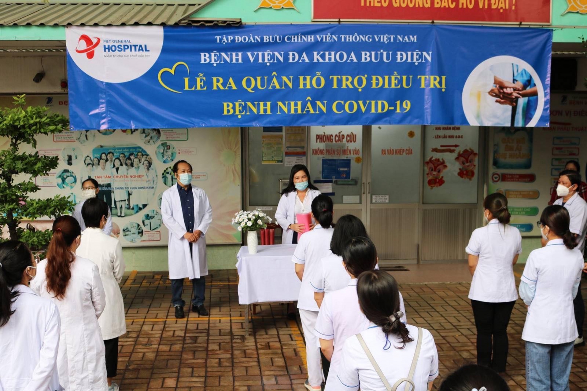 Tinh thần quả cảm nơi tuyến đầu chống dịch Covid-19