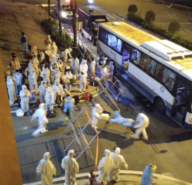 Tinh thần quả cảm nơi tuyến đầu chống dịch Covid-19