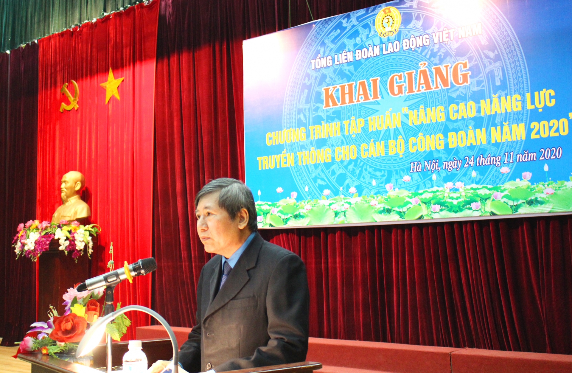 “Mỗi cán bộ công đoàn, là một nhà báo” “Mỗi cán bộ công đoàn, là một nhà báo”