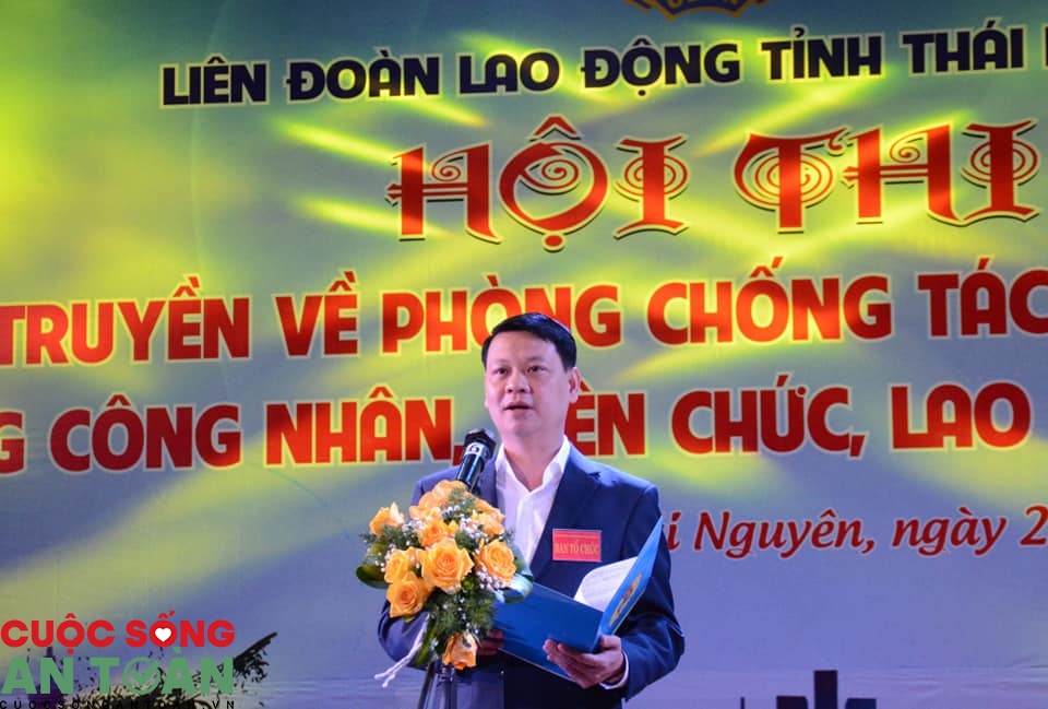 “Thuốc lá: Kẻ thù đốt cháy tương lai của bạn” “Thuốc lá: Kẻ thù đốt cháy tương lai của bạn”