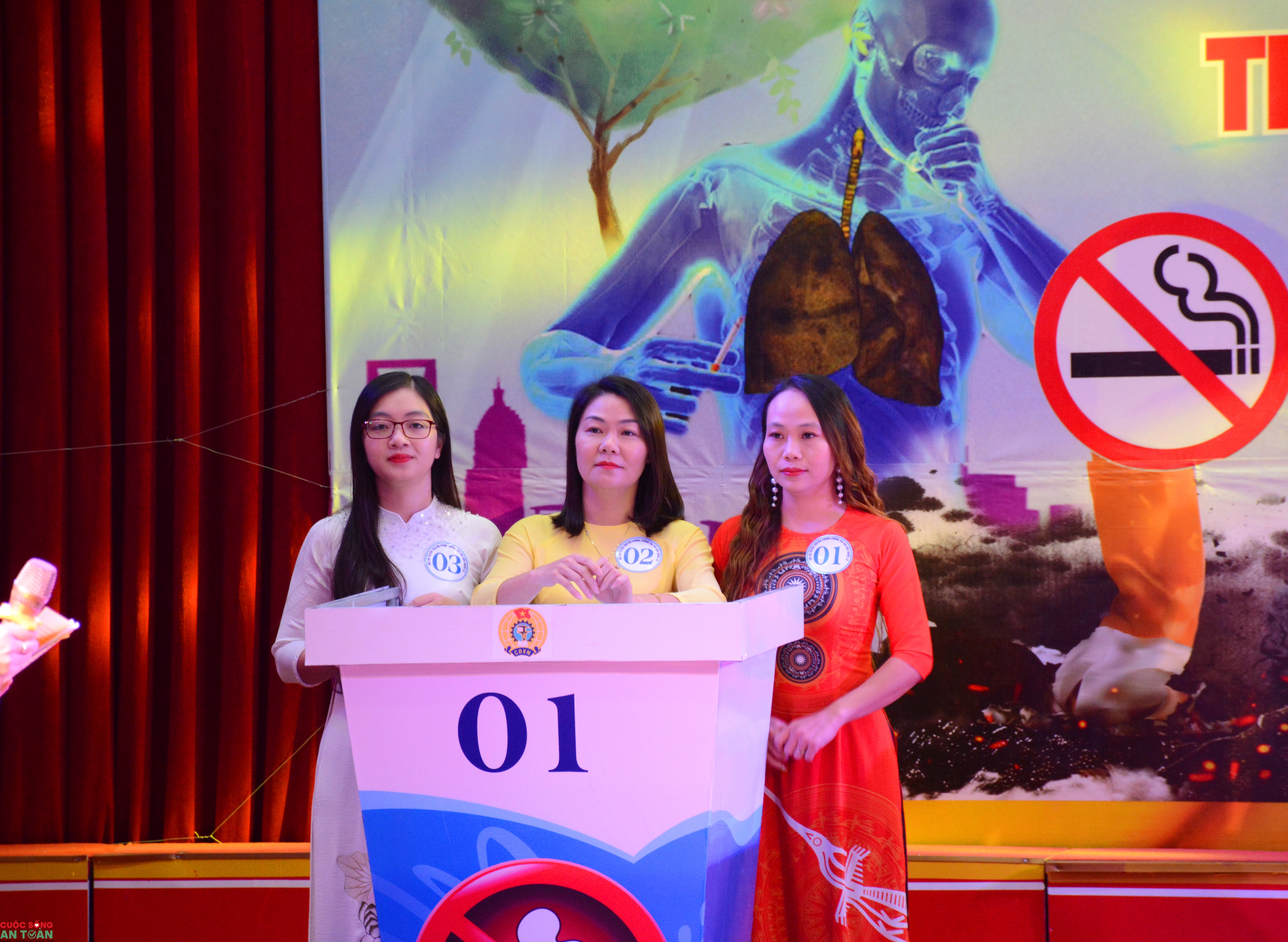 “Thuốc lá: Kẻ thù đốt cháy tương lai của bạn” “Thuốc lá: Kẻ thù đốt cháy tương lai của bạn”