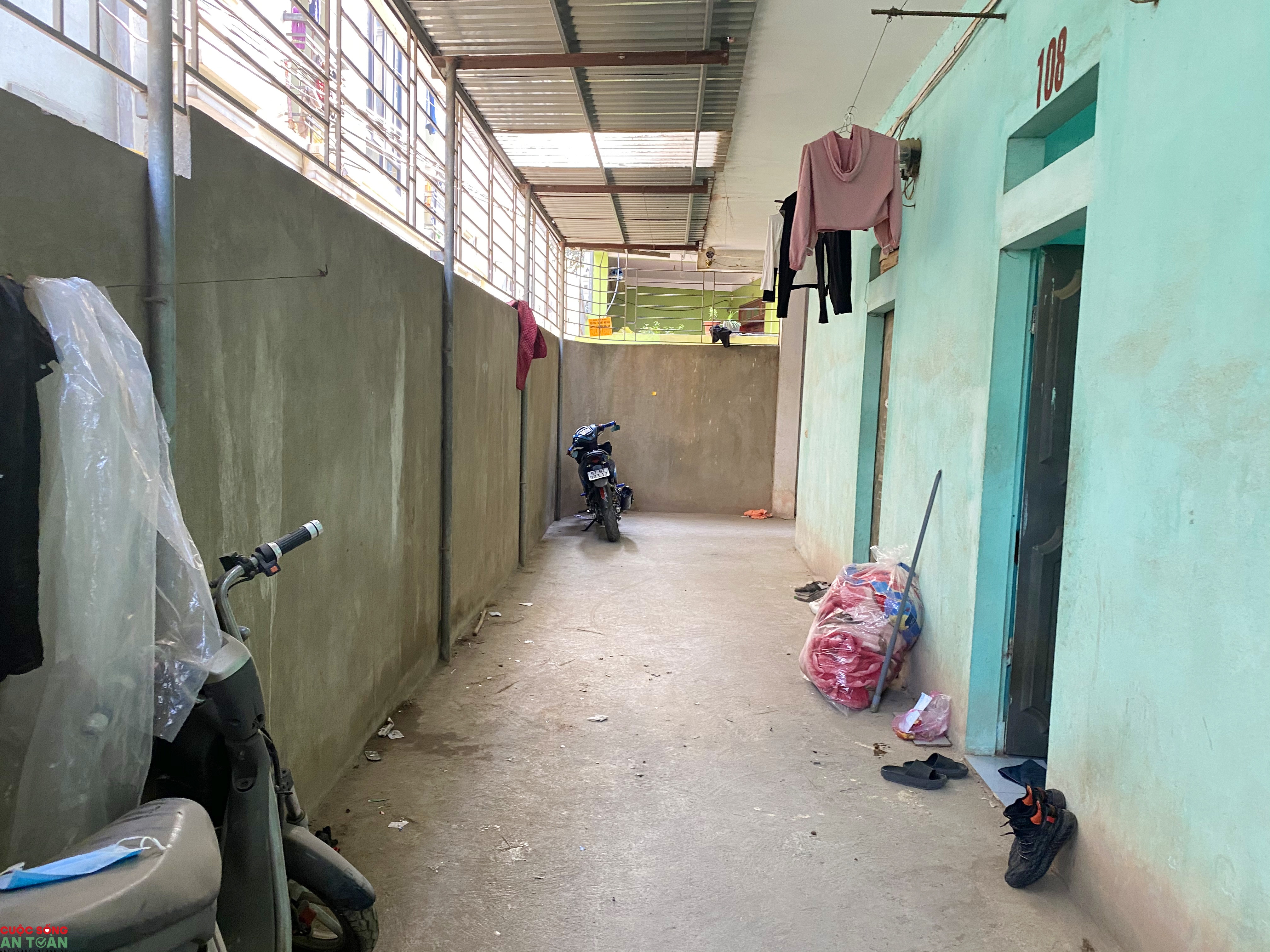 Vụ nữ công nhân chết trong phòng trọ ở Bắc Ninh: nhiều người hoang mang chuyển chỗ ở Vụ nữ công nhân chết trong phòng trọ ở Bắc Ninh: nhiều người hoang mang chuyển chỗ ở