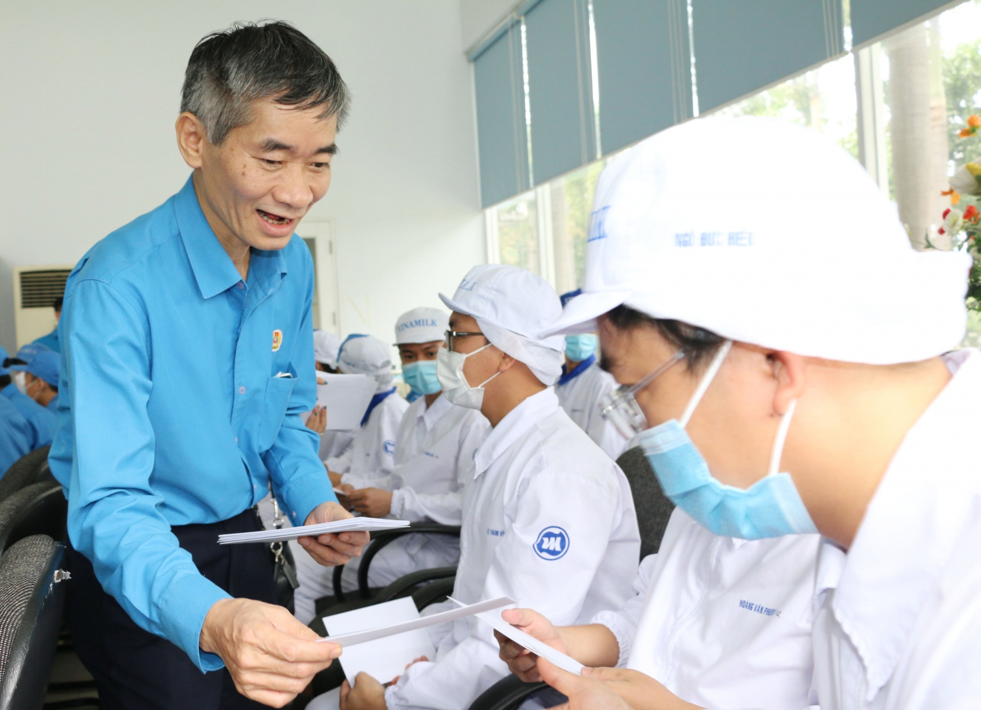 Phó Chủ tịch nước đề nghị cần quan tâm đến những công nhân bám xưởng trong dịp Tết Phó Chủ tịch nước đề nghị cần quan tâm đến những công nhân bám xưởng trong dịp Tết