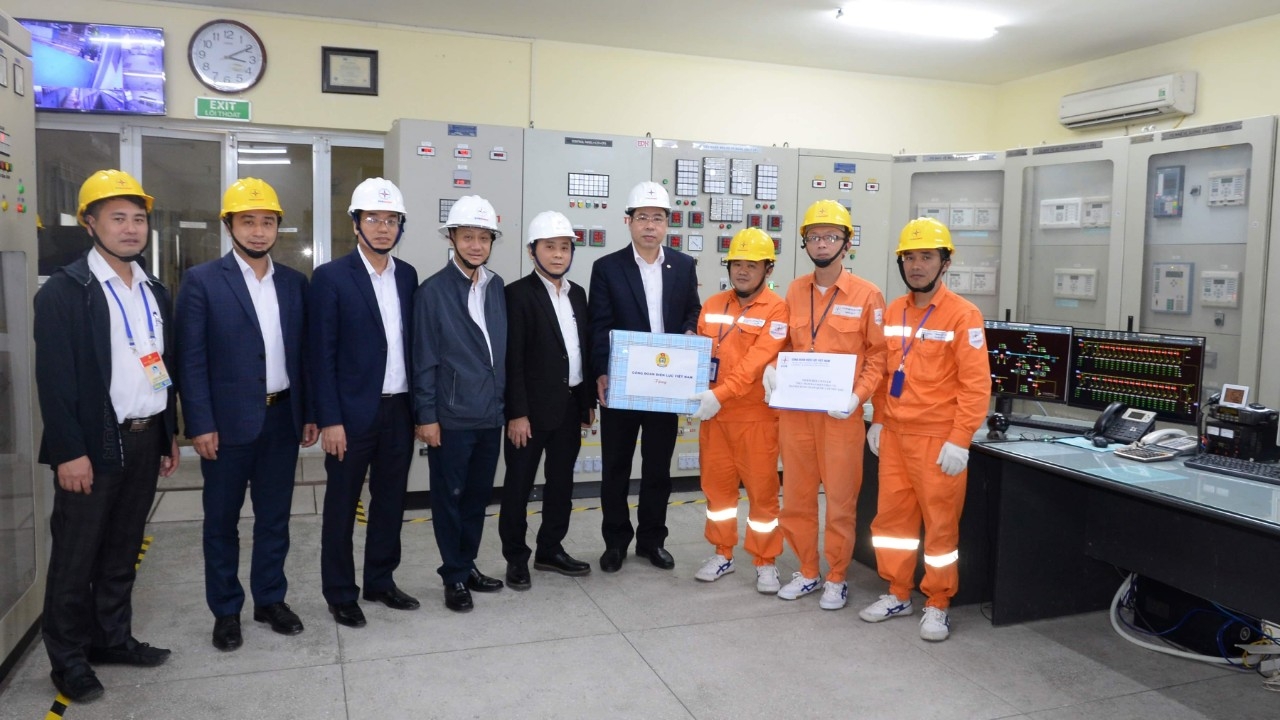 Cấp điện phục vụ Đại hội Đảng toàn quốc lần thứ XIII là nhiệm vụ đặc biệt quan trọng