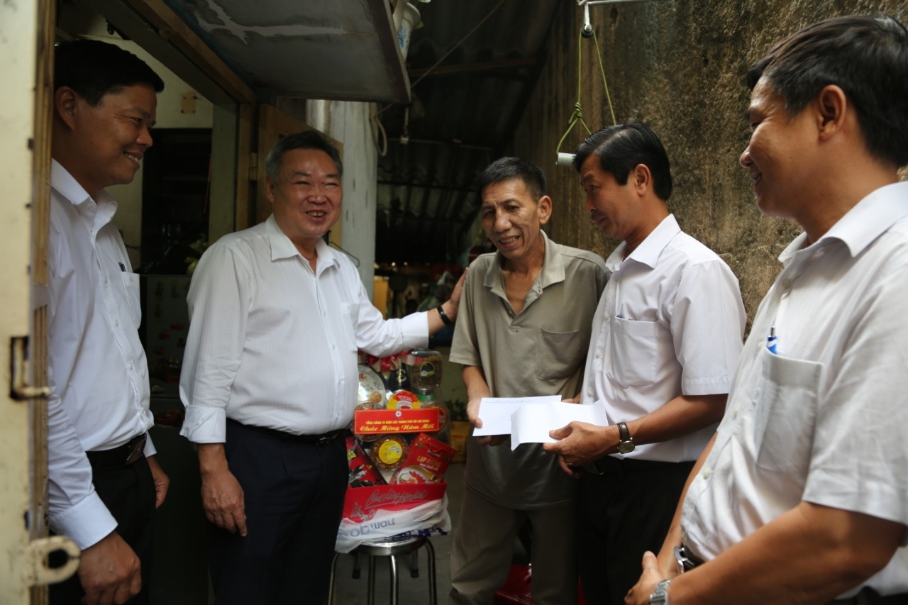 Chung sức lo Tết cho người lao động có hoàn cảnh khó khăn