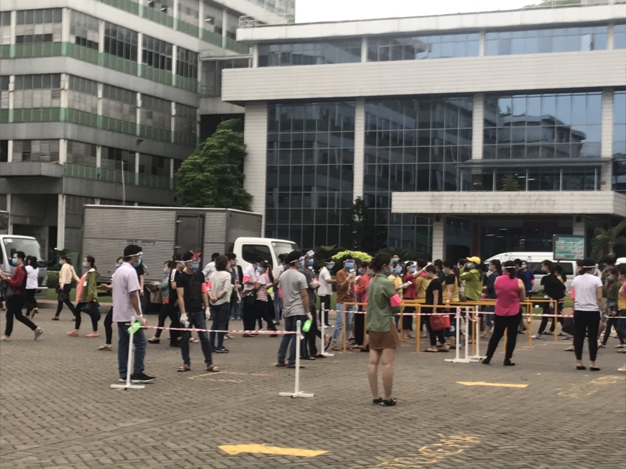 cong ty pouyuen viet nam cho cong nhan nghi phep luan phien va co tra luong