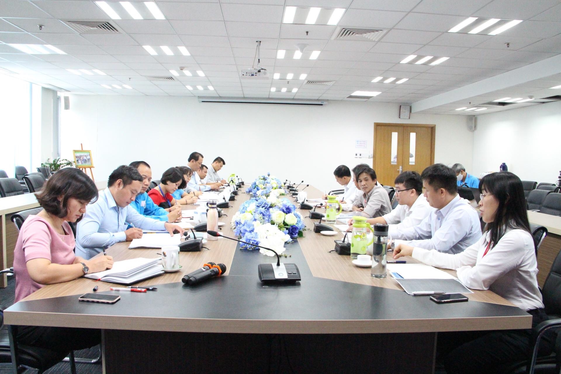 Triển khai gói hỗ trợ 50 tỷ đồng cho công nhân khó khăn vì dịch Covid-19 trien khai goi ho tro 50 ty dong cho cong nhan kho khan vi dich covid 19