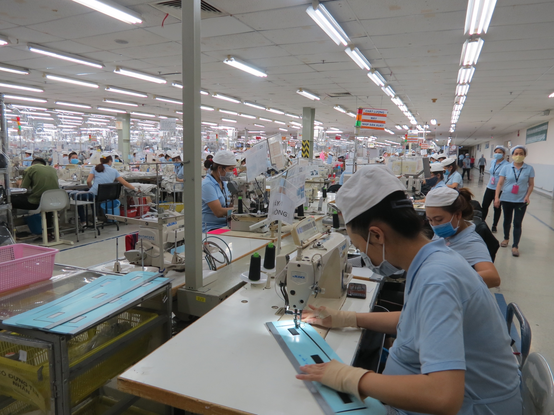 Đồng chí Nguyễn Đình Khang: “Chung mâm cơm nghĩa là gia đình đấy” dong chi nguyen dinh khang chung bua com chung bat dua nghia la gia dinh day