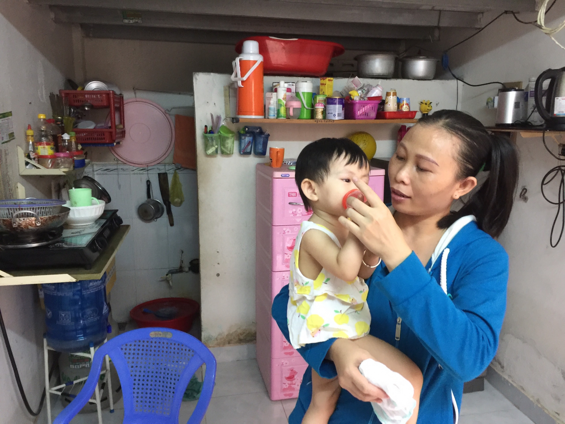 Bữa cơm của ba mẹ luôn được tính toán sau cùng, quả trứng luộc cũng xong một bữa! bua com cua ba me luon duoc tinh toan sau cung qua trung luoc cung xong mot bua