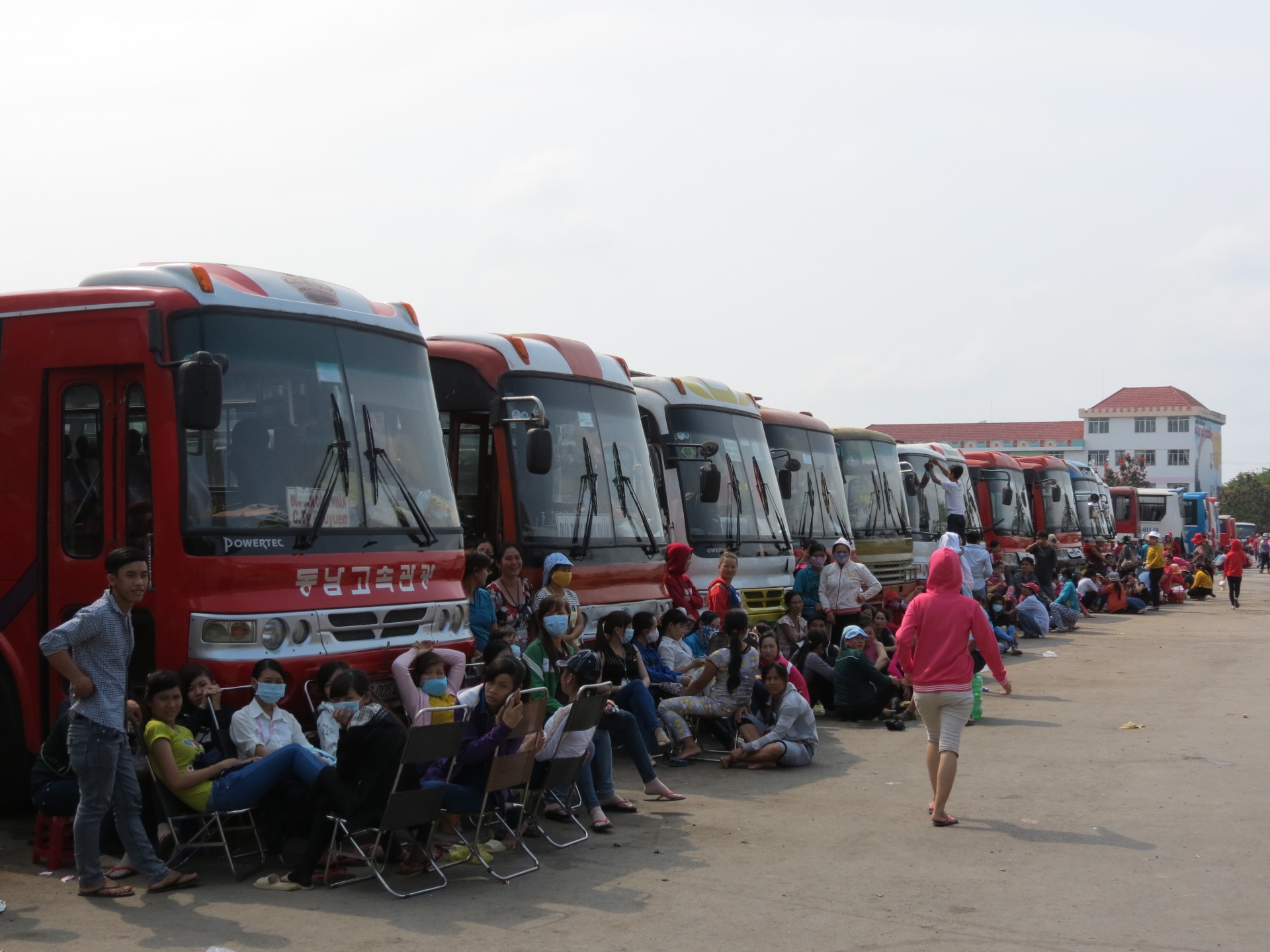 truoc cuoc dai cat giam o pouyuen thuong hang ngan gia dinh cong nhan que mien tay