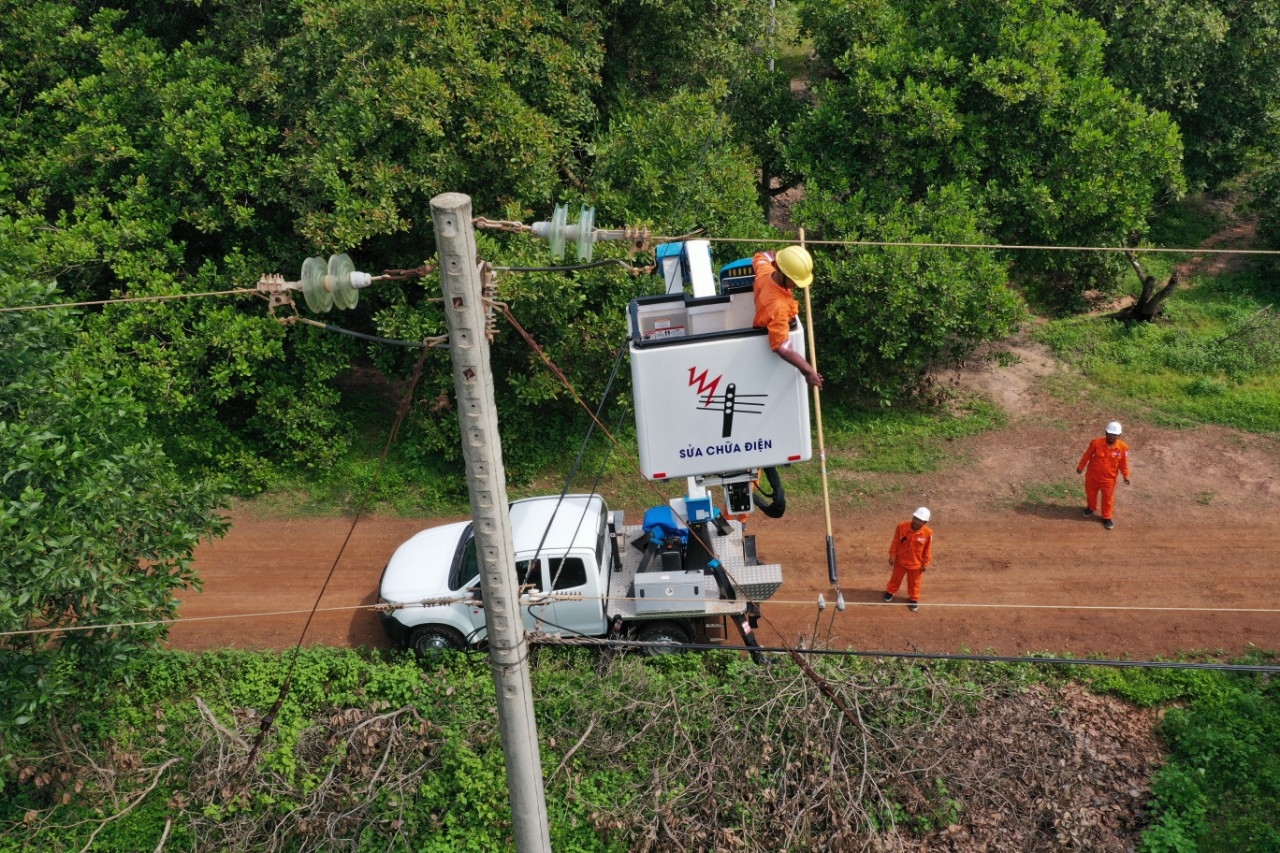 Ngành điện chủ động ứng phó với thiên tai và cứu hộ cứu nạn trong mùa mưa bão
