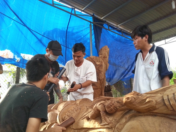 Đề nghị hỗ trợ 1 triệu đồng/tháng cho thợ hồ, lơ xe, tiếp viên,... ở TP.HCM vì Covid-19 de nghi ho tro 1 trieu dongthang cho tho ho lo xe tiep vien o tphcm vi covid 19