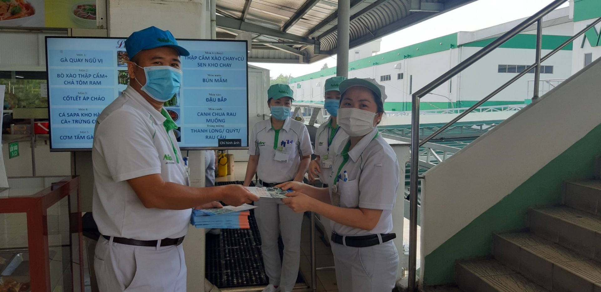 Đảm bảo quan hệ lao động hài hòa từ việc tháo gỡ những khúc mắc nhỏ nhất dam bao quan he lao dong hai hoa tu viec thao go nhung khuc mac nho nhat