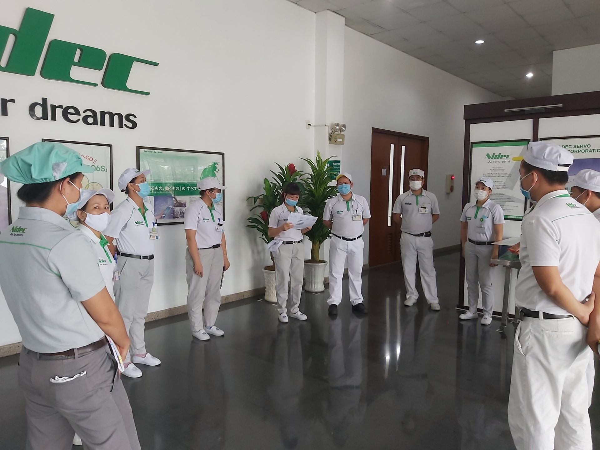 Công ty TNHH Nidec Việt Nam duy trì các biện pháp phòng dịch Covid-19 1500 z2006347959739 174e6ddc3b69ad27cdccdd3a9485108e